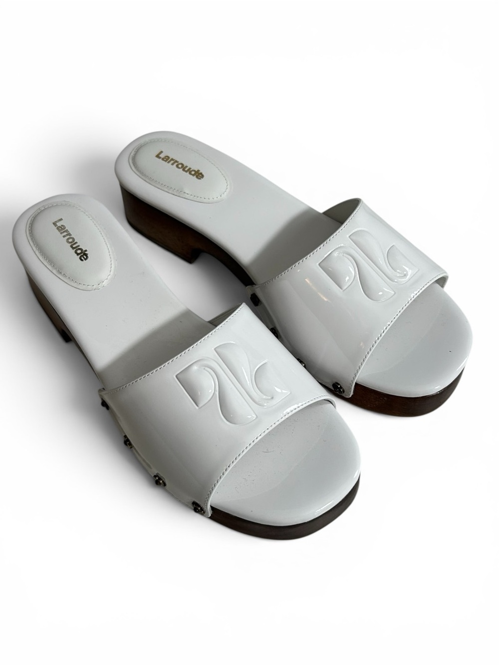 Larroude  8.5 Zuzi Slide Clogs Wooden heel flower bolt details.